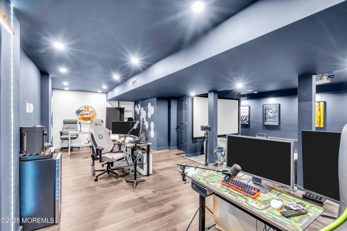 Home Office, Interior, Recessed Lighting, Wood Texture Flooring