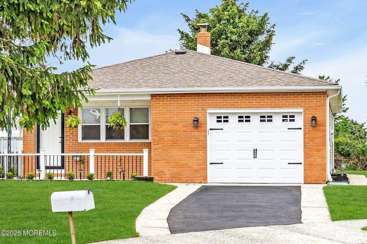 Detached Garage, Exterior
