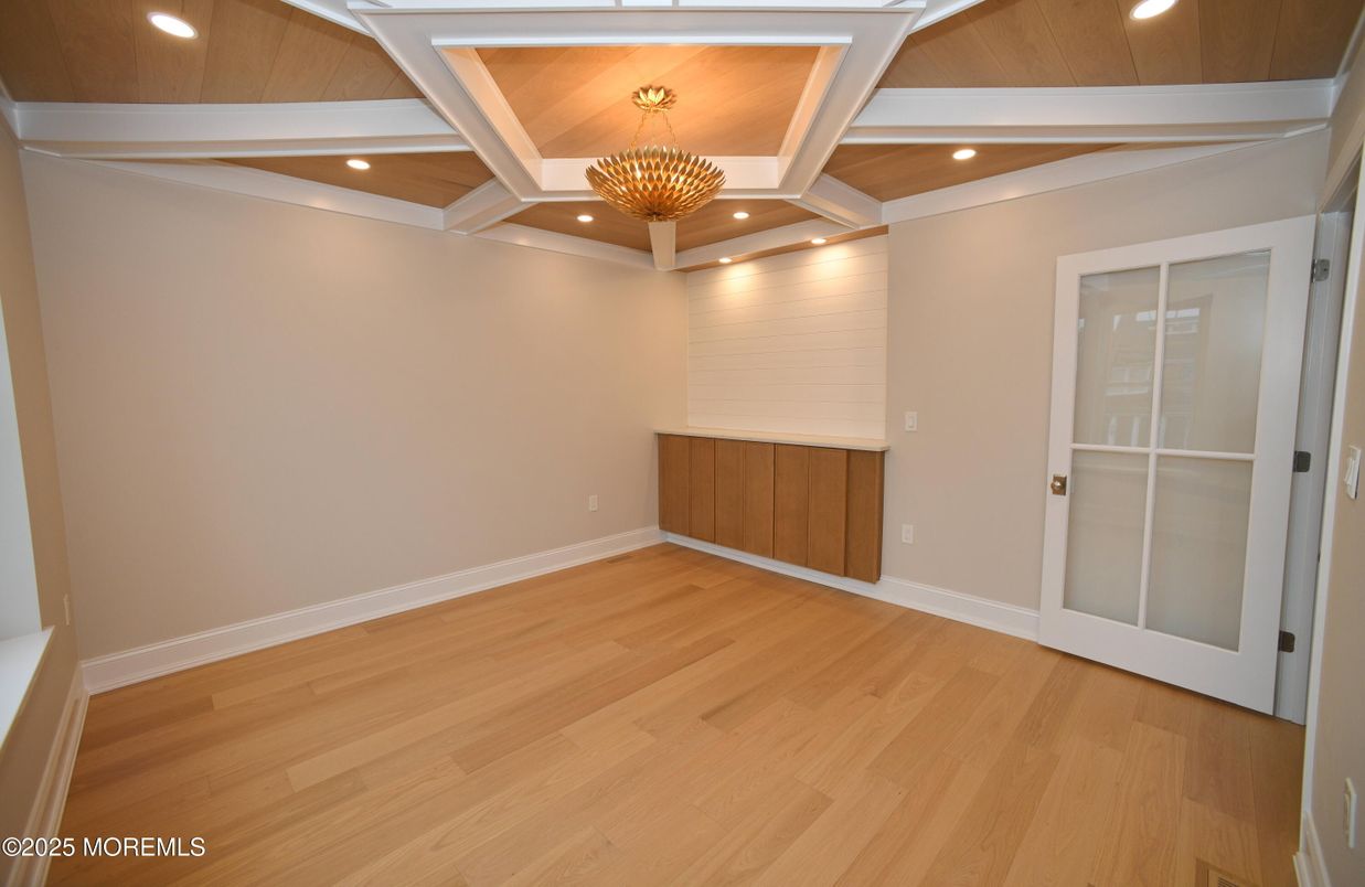 Empty room, Interior, Recessed Lighting, Wooden Ceilings, Wood Texture Flooring