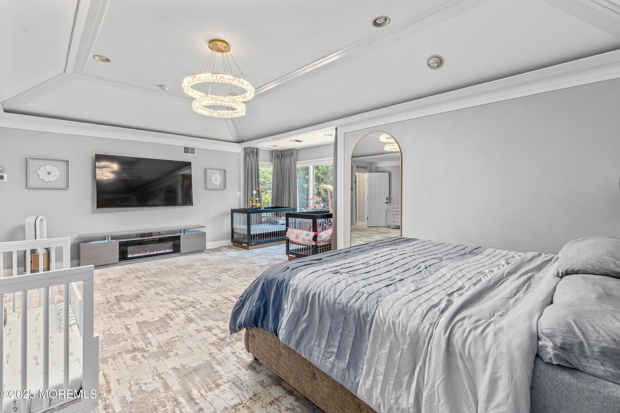 Bedroom, Chandelier, Interior, Pendant Lights, Recessed Lighting