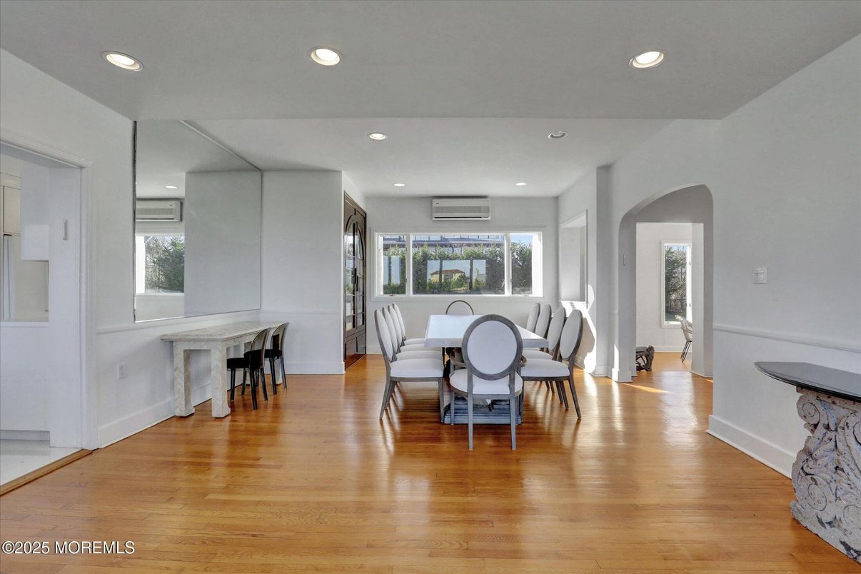 Dining room, Interior, Recessed Lighting, Wood Texture Flooring