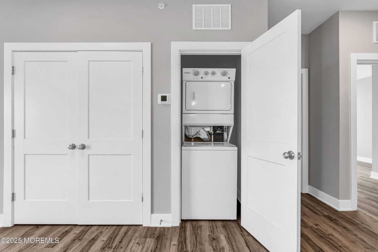 Interior, Utility Closets, Washer, Wood Texture Flooring