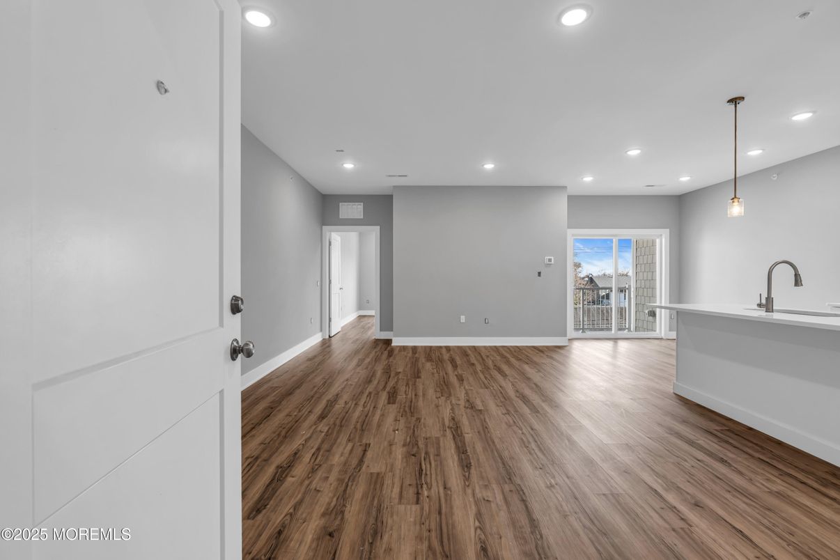 Empty room, Interior, Pendant Lights, Recessed Lighting, Wood Texture Flooring