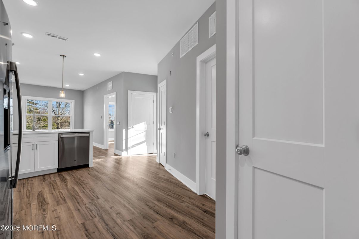 Interior, Kitchen, Pendant Lights, Recessed Lighting, Wood Texture Flooring