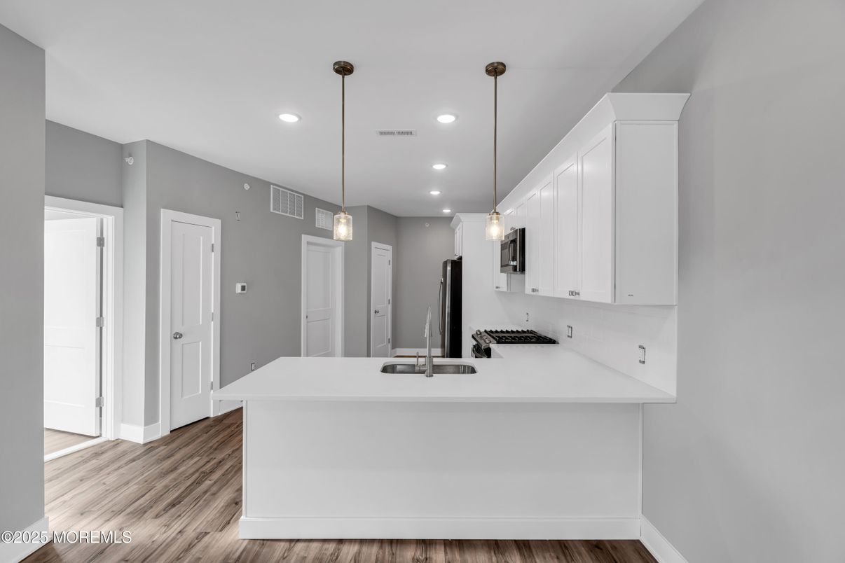 Interior, Kitchen, Pendant Lights, Recessed Lighting, Wood Texture Flooring
