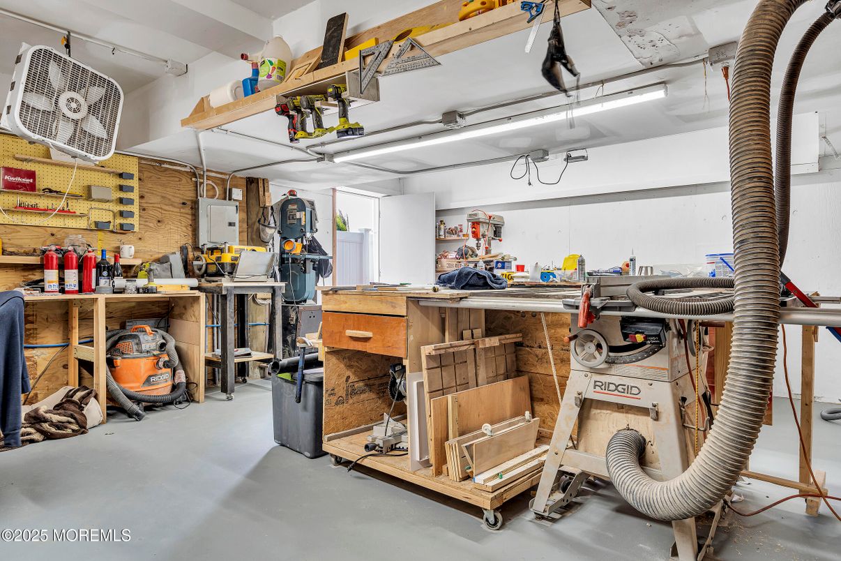 Garage, Interior