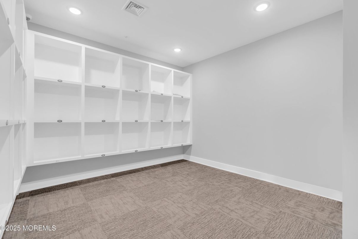 Empty room, Interior, Recessed Lighting, Walk-in Closets