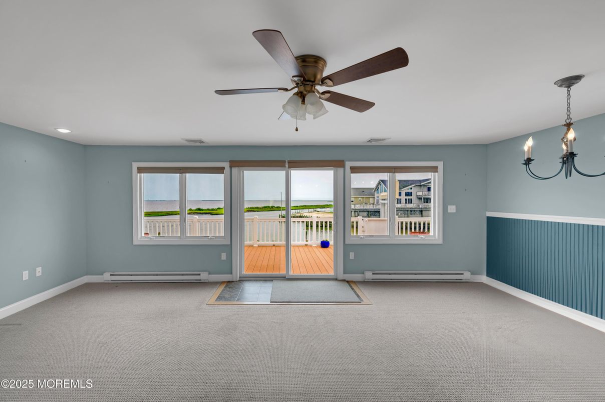 Chandelier, Empty room, Interior, Recessed Lighting