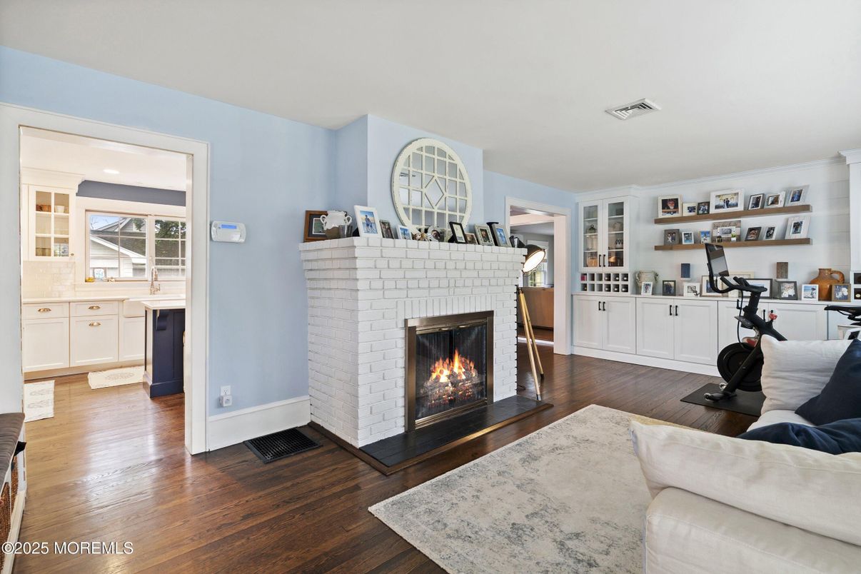 Fireplace, Fitness Equipment, Interior, Wood Texture Flooring