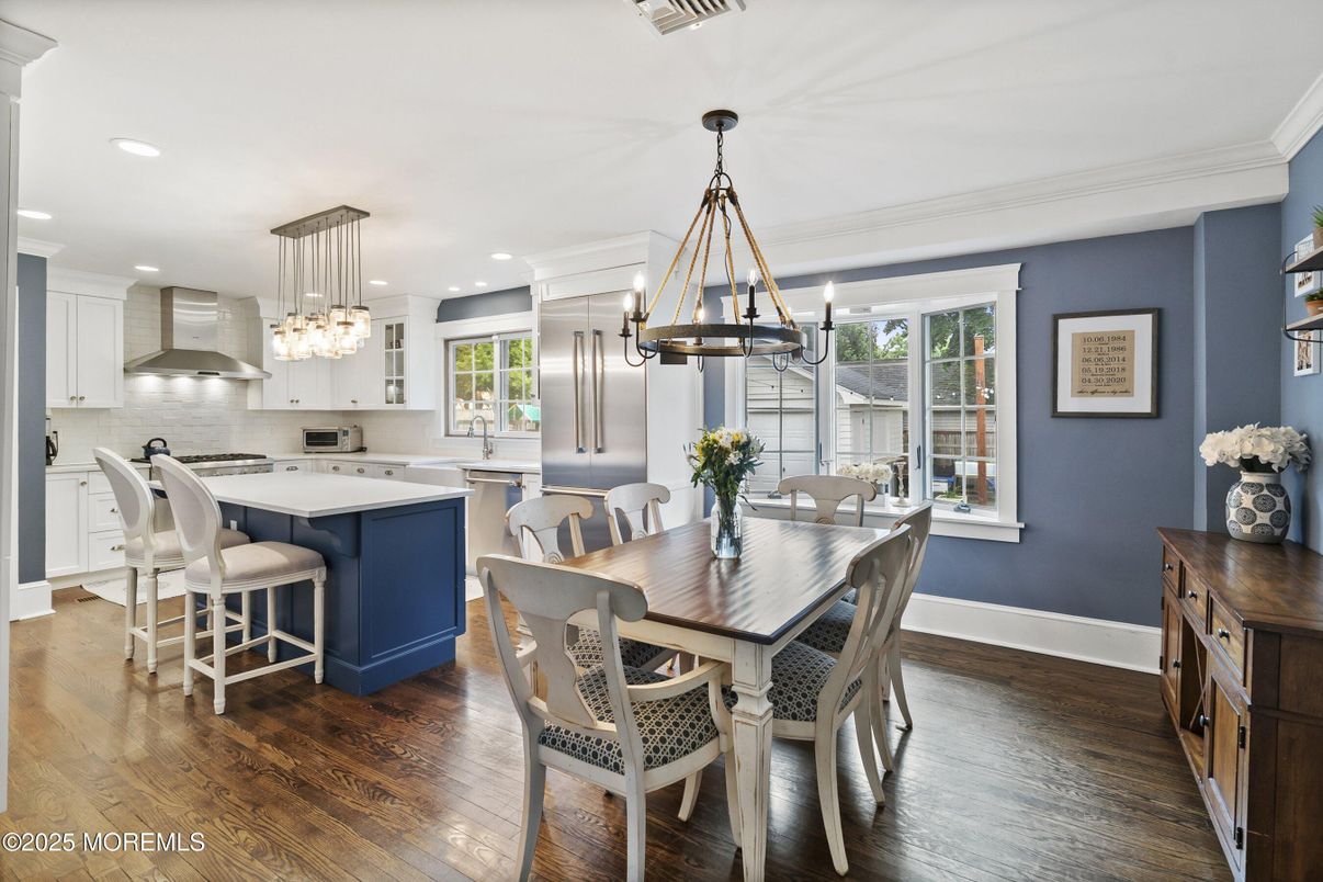 Dining room, Interior, Kitchen, Pendant Lights, Recessed Lighting, Stainless Steel Appliances, Wood Texture Flooring