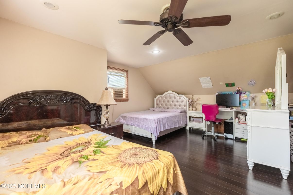 Bedroom, Home Office, Interior, Recessed Lighting, Wood Texture Flooring