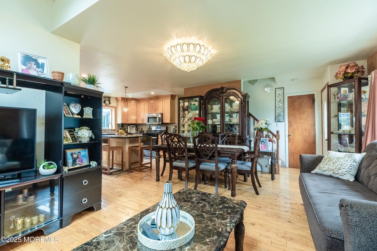 Chandelier, Dining room, Interior, Kitchen, Recessed Lighting, Wood Texture Flooring