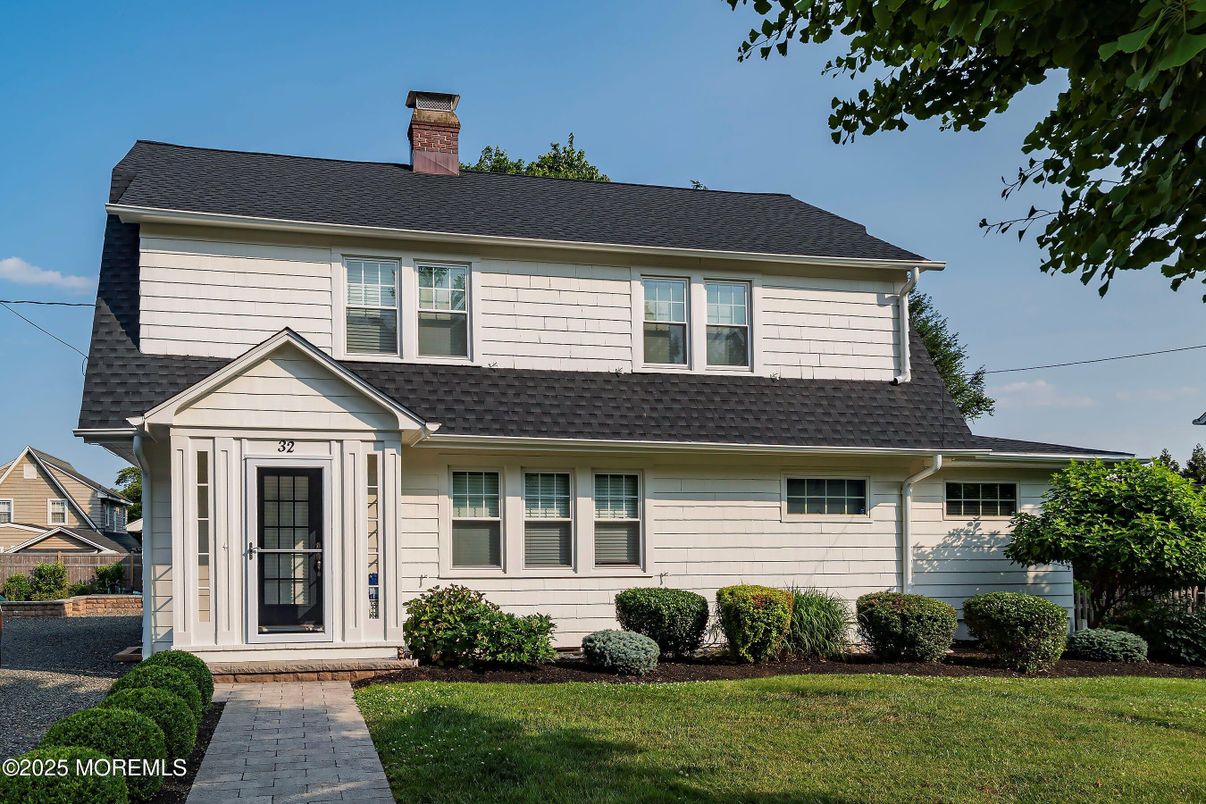 Exterior, Facade, Georgian