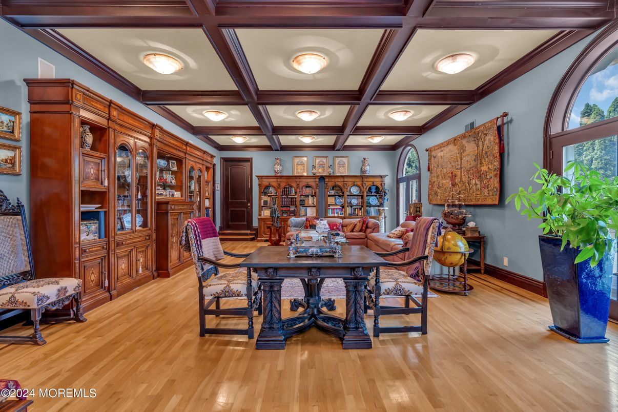 Dining room, Interior, Recessed Lighting, Wooden Beams, Wood Texture Flooring