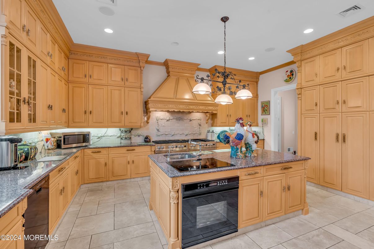 Interior, Kitchen, Pendant Lights, Recessed Lighting, Stainless Steel Appliances