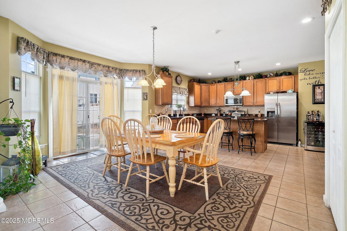Dining room, Interior, Kitchen, Pendant Lights, Recessed Lighting, Stainless Steel Appliances
