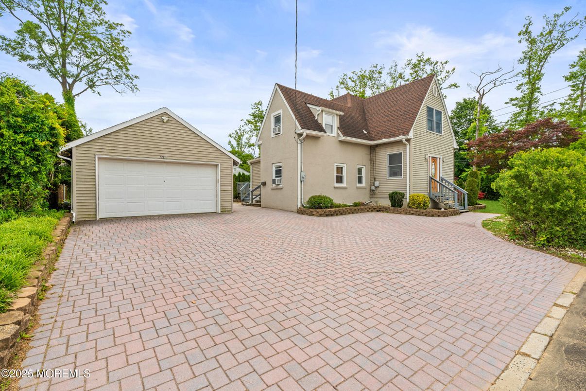 Detached Garage, Exterior