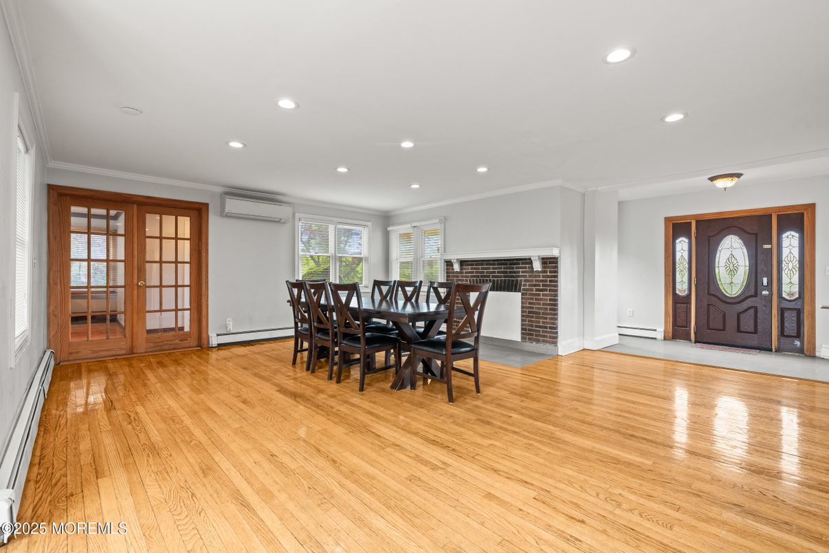 Dining room, Interior, Recessed Lighting, Wood Texture Flooring