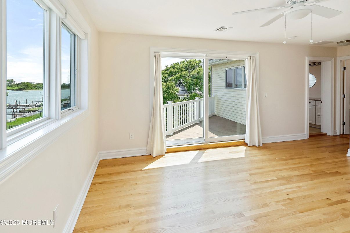 Empty room, Interior, Water, Wood Texture Flooring