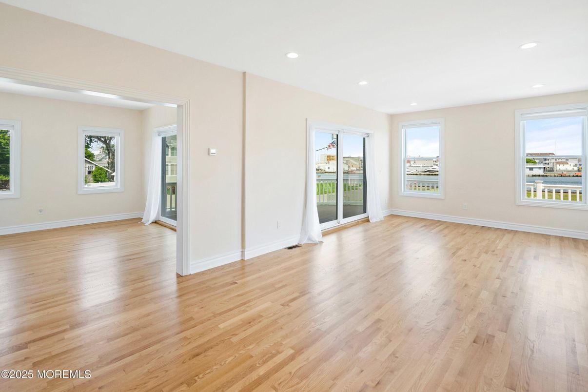 Empty room, Interior, Recessed Lighting, Water, Wood Texture Flooring