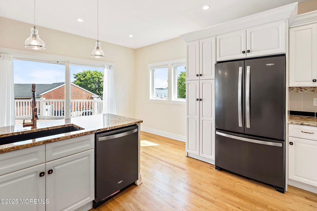 Interior, Kitchen, Pendant Lights, Recessed Lighting, Water, Wood Texture Flooring