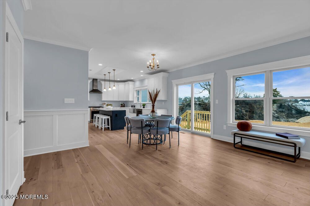 Dining room, Interior, Kitchen, Pendant Lights, Recessed Lighting, Wood Texture Flooring