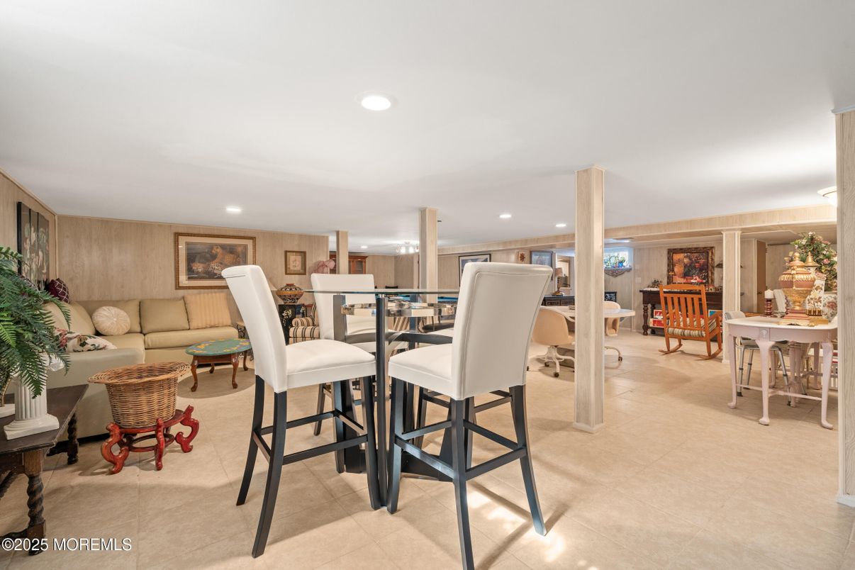 Dining room, Interior, Living room, Recessed Lighting