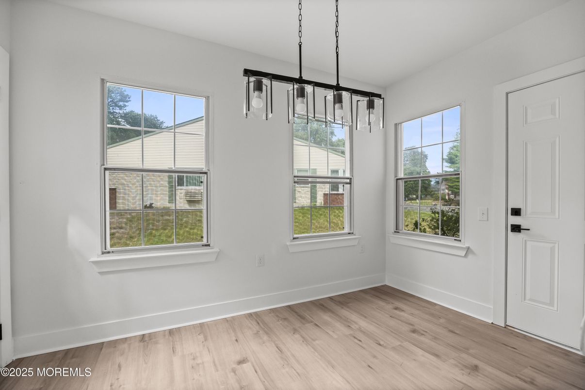 Empty room, Interior, Pendant Lights, Wood Texture Flooring