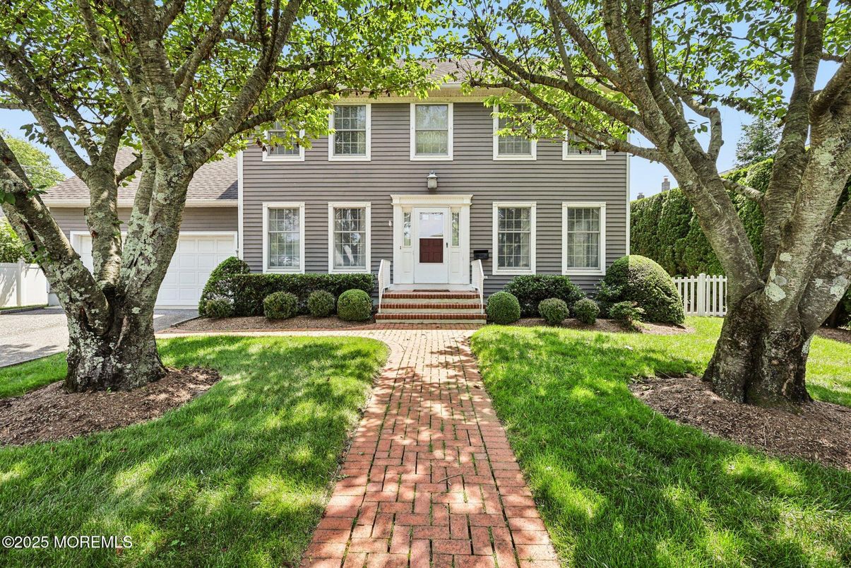 Attached, Backyard, Exterior, Facade, Georgian