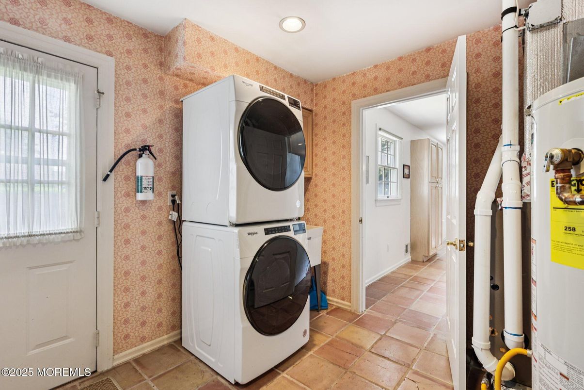 Interior, Recessed Lighting, Utility Closets, Washer