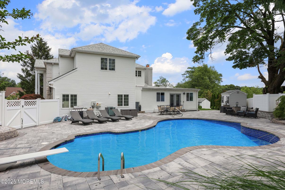 Exterior, Pool