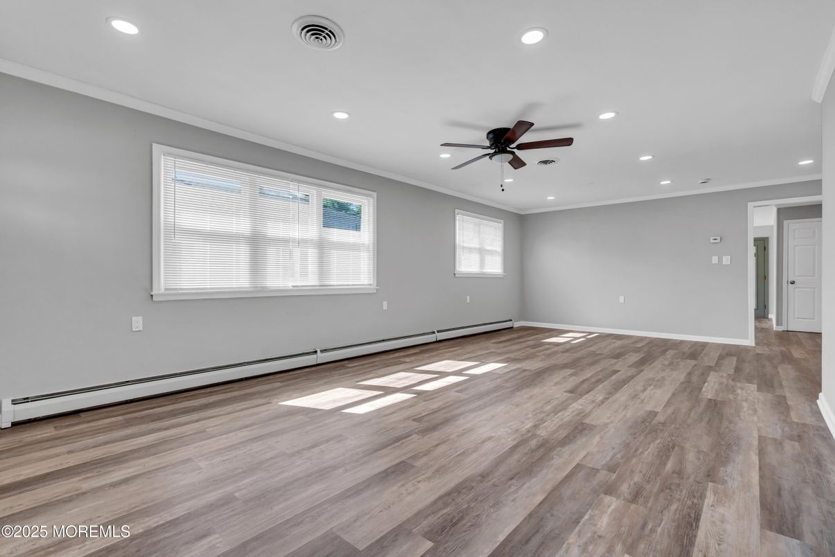Empty room, Interior, Recessed Lighting, Wood Texture Flooring