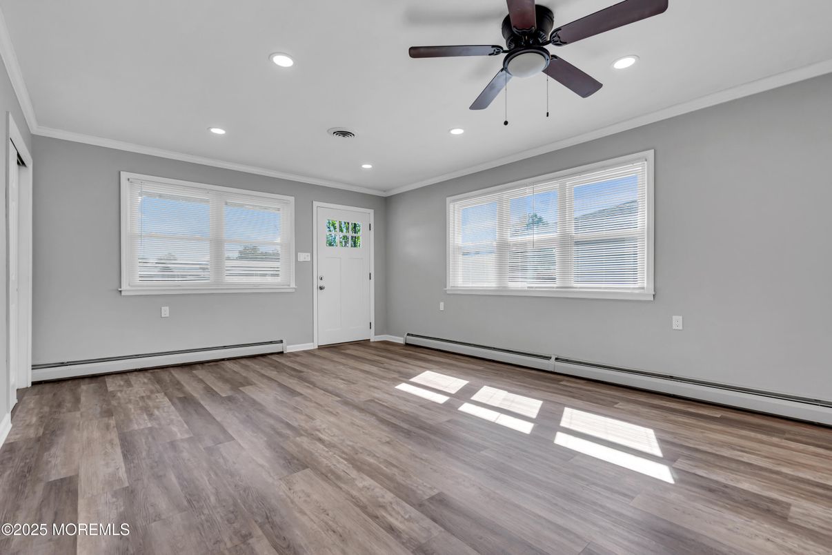 Empty room, Interior, Recessed Lighting, Wood Texture Flooring