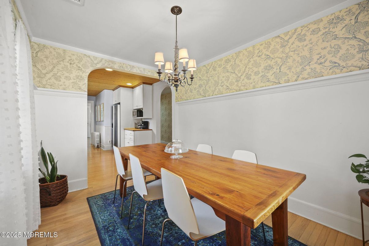 Chandelier, Dining room, Interior, Kitchen, Wood Texture Flooring