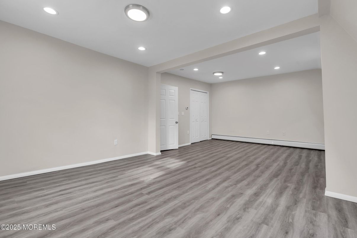 Empty room, Interior, Recessed Lighting, Wood Texture Flooring