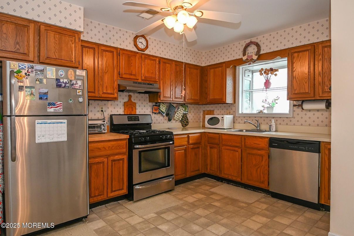 Interior, Kitchen, Stainless Steel Appliances