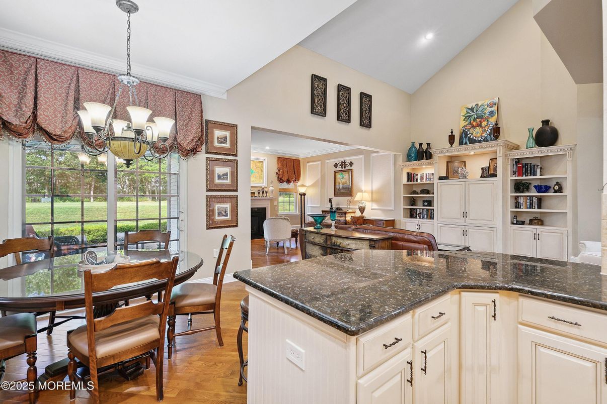 Chandelier, Dining room, Interior, Recessed Lighting, Wood Texture Flooring