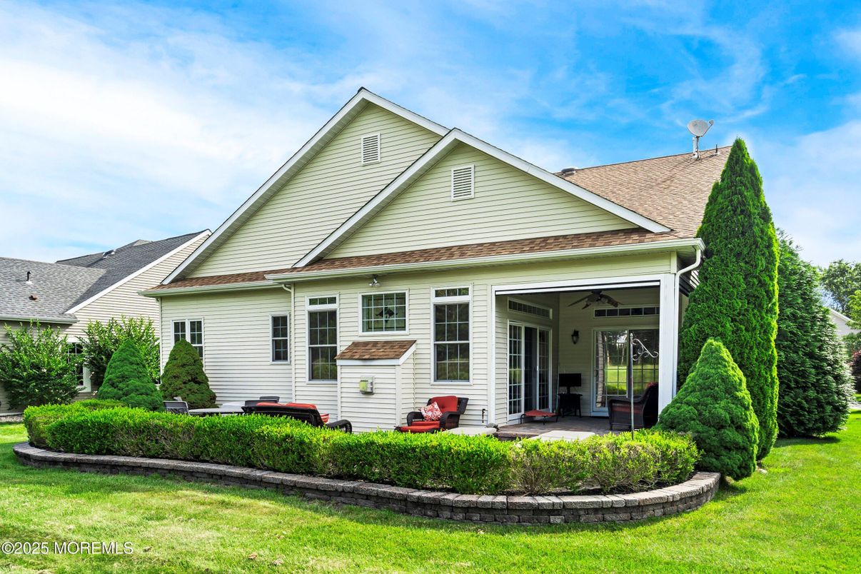 Exterior, Facade, Farmhouse