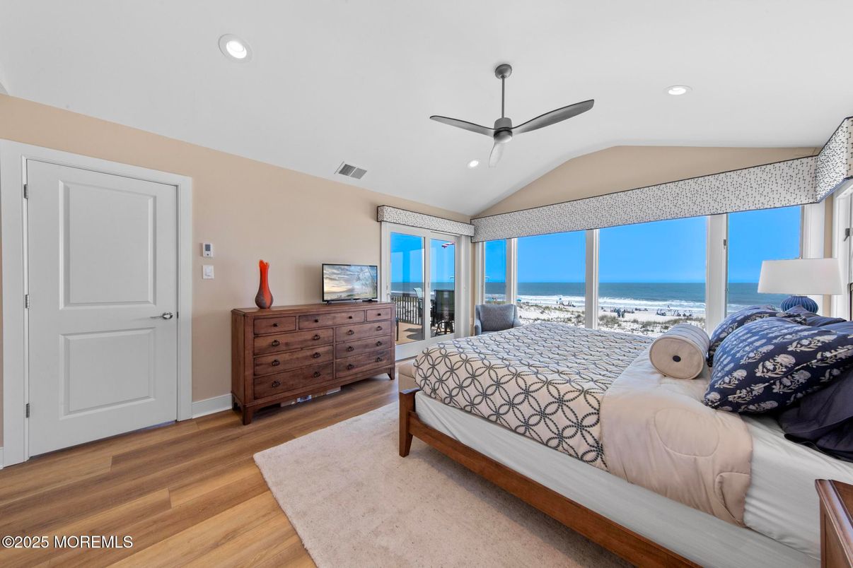 Bedroom, Interior, Recessed Lighting, Water, Wood Texture Flooring