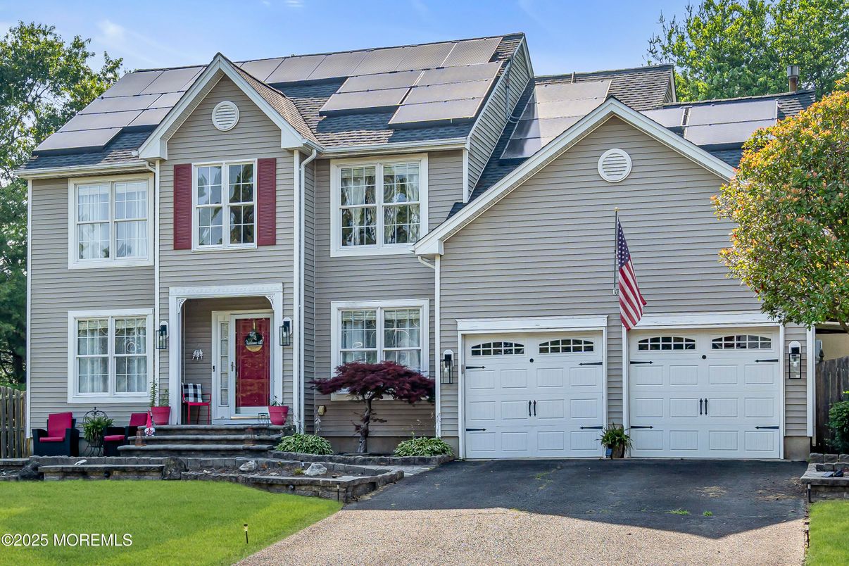 Attached, Exterior, Facade, Solar Panels, Georgian