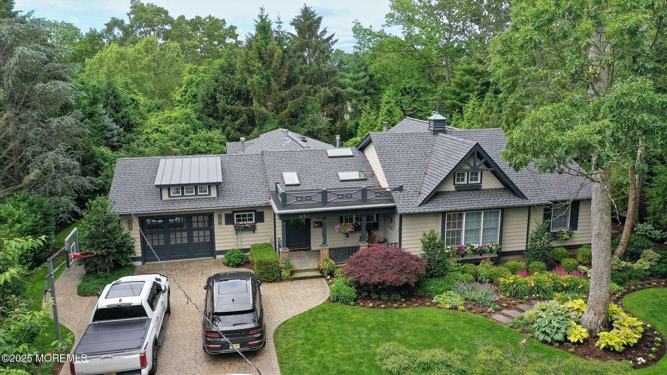 Exterior, Facade, Cape Cod