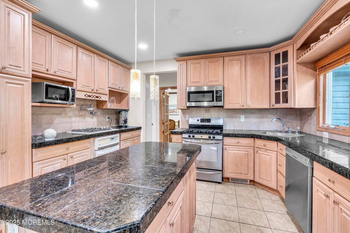 Interior, Kitchen, Pendant Lights, Recessed Lighting