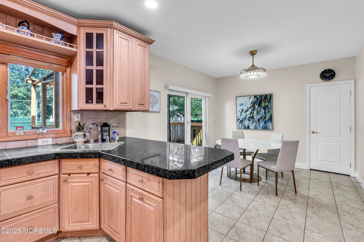 Dining room, Interior, Kitchen, Recessed Lighting
