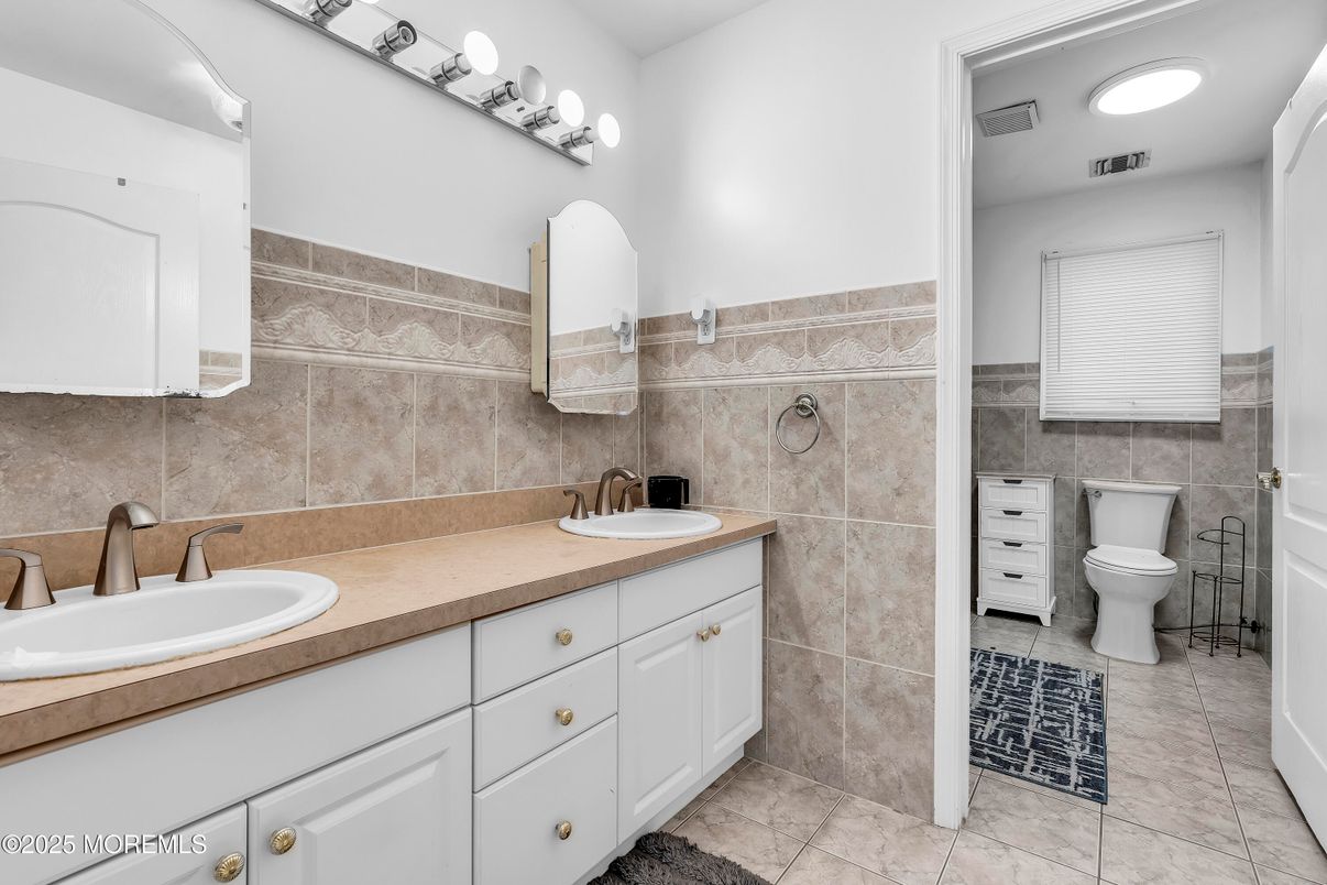 Bathroom, Dual Sink Vanities, Interior