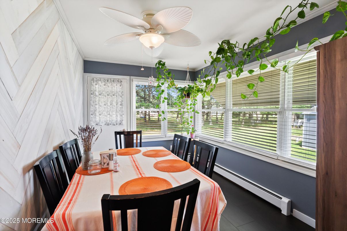 Dining room, Interior