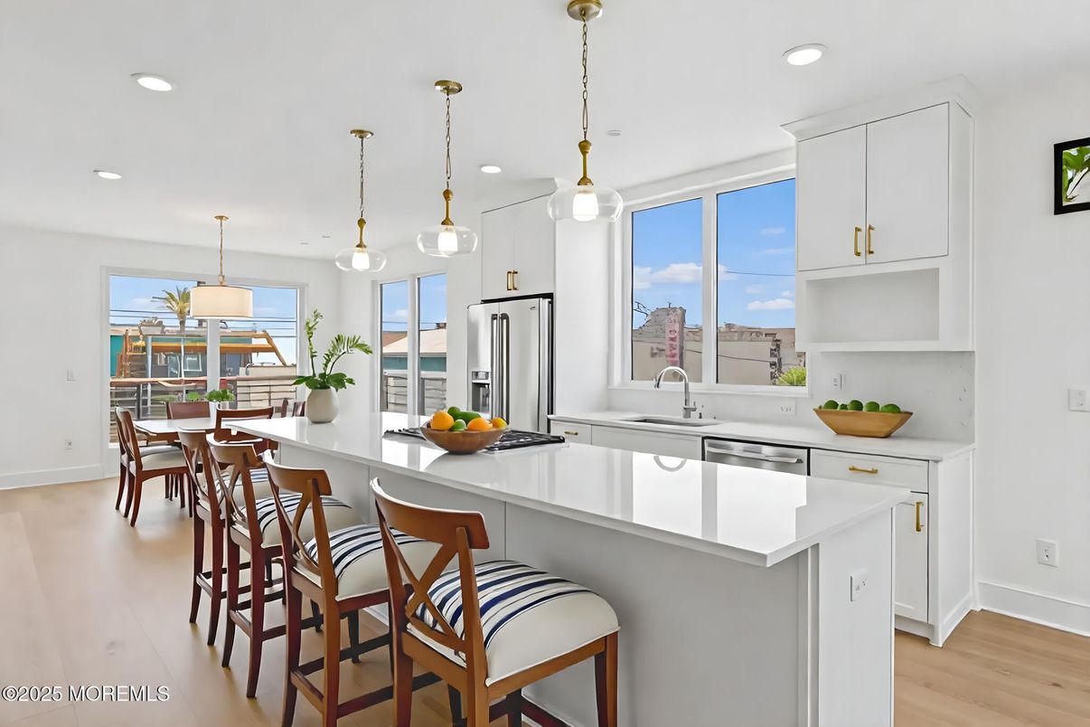 Dining room, Interior, Kitchen, Pendant Lights, Recessed Lighting, Wood Texture Flooring