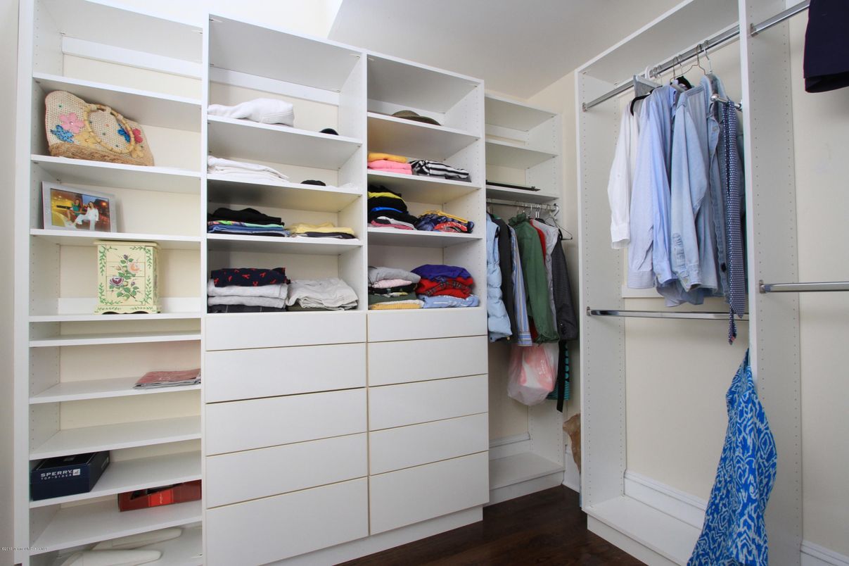 Interior, Walk-in Closets, Wood Texture Flooring