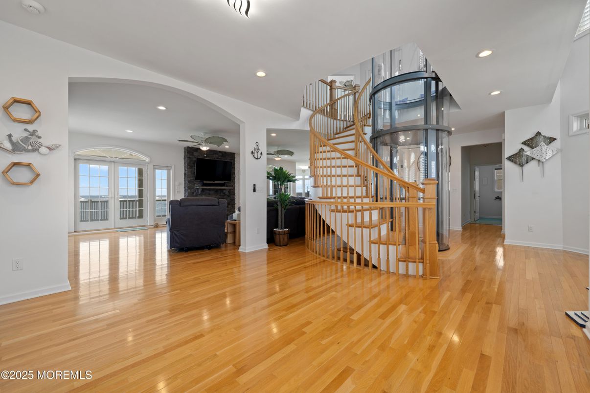 Interior, Recessed Lighting, Wood Texture Flooring