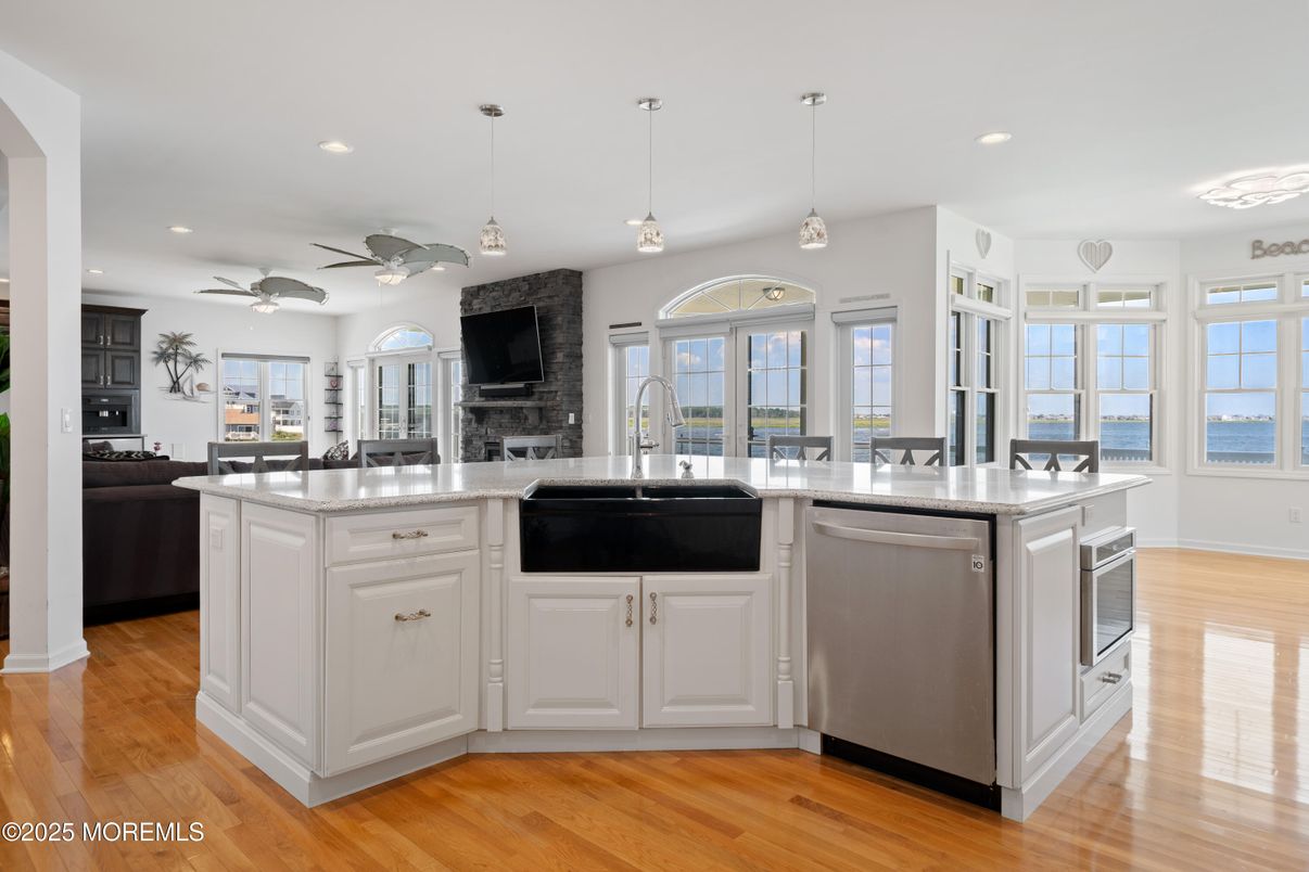 Interior, Kitchen, Pendant Lights, Recessed Lighting, Water, Wood Texture Flooring