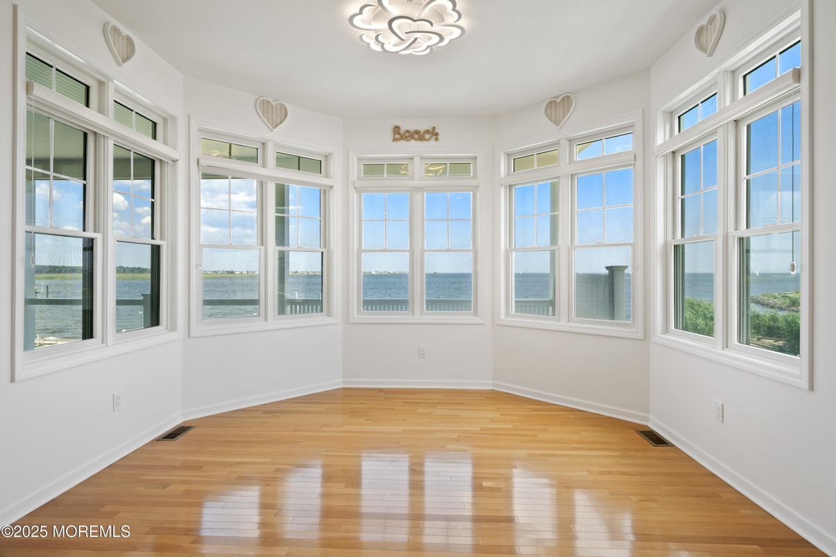 Empty room, Interior, Water, Wood Texture Flooring